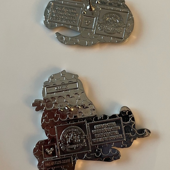 Disney Scar and Zazu from The Lion King - 2 Pin Set - NEW - Picture 4 of 4